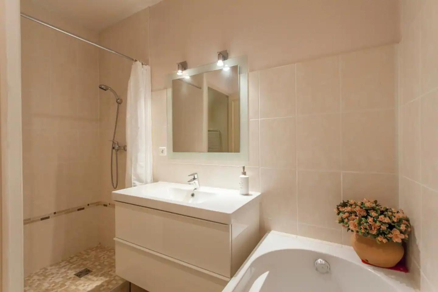 Chambre Privee En Hyper-Centre De Гренобль Экстерьер фото